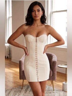 NWT House of CB Stevie dress feminine Girly Sexy  Staples Dress Sz M